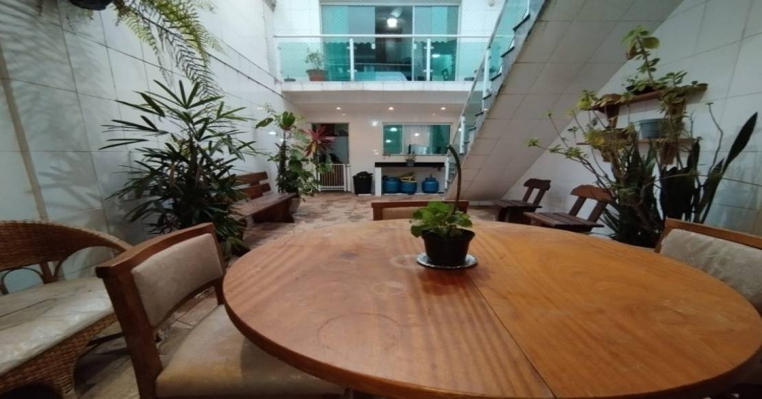 https://custodioimoveis.com/sobrado/jpg/1110x581/4083/49038