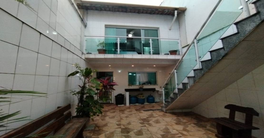 https://custodioimoveis.com/sobrado/jpg/1110x581/4083/49053
